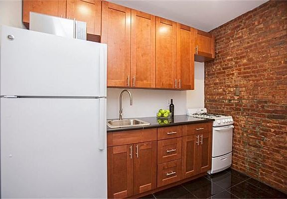 5th image of 341 E 82nd St APT 1C