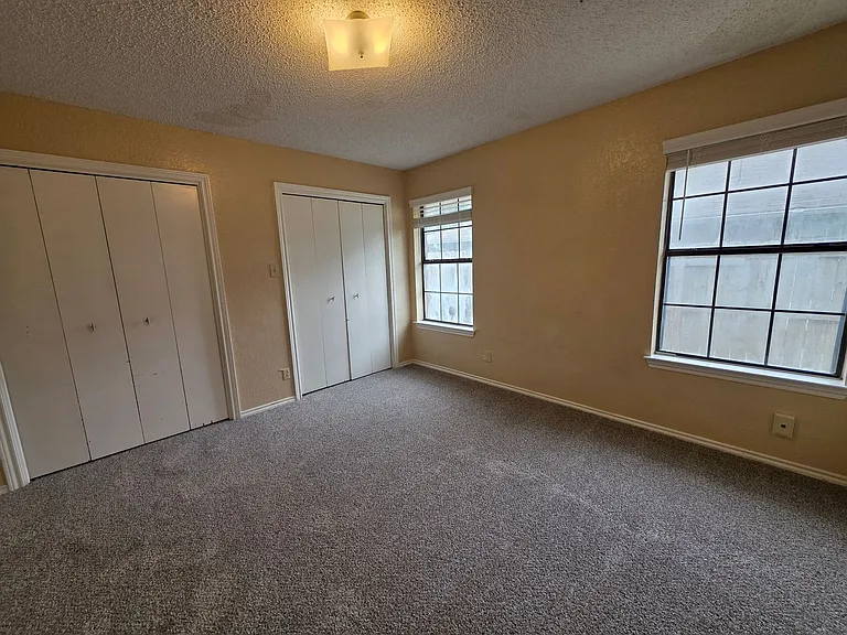 4724 Berridge Ln — Photo 7