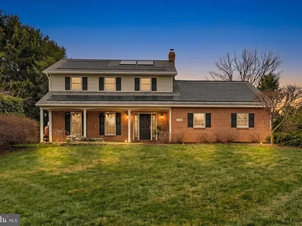 222 Audrey Dr, Lititz, PA 17543