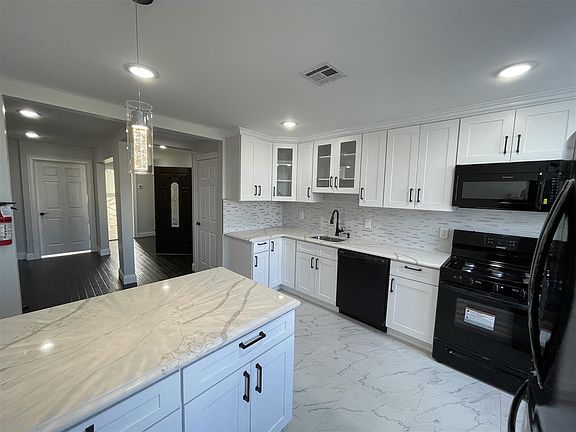 5th image of 28 Trenton St