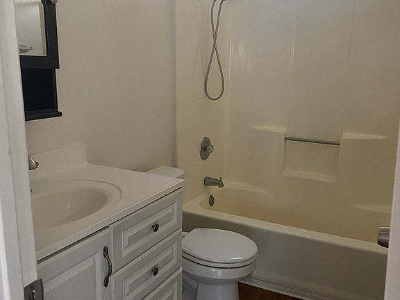 5th image of 280 Wells Ave APT A