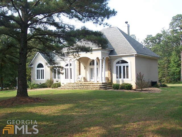 2nd image of 243 Duncan Rd