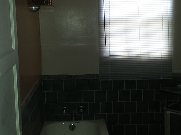 2nd image of 540 W 104th Pl