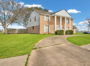 1902 W 8th St, Freeport, TX 77541