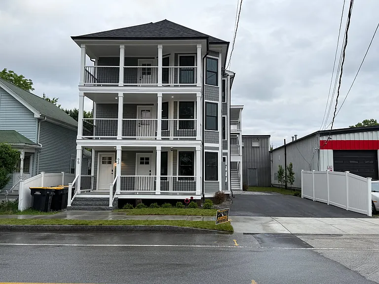 95 Grant St #A — Photo 1