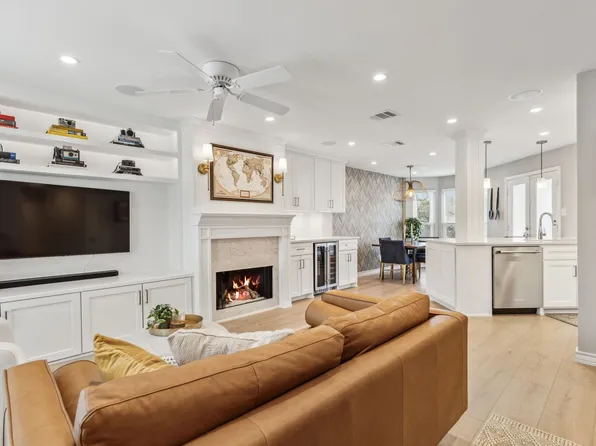 630 W Canty St APT B5, Dallas, TX 75208