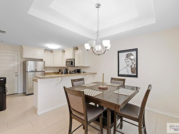 4th image of 9440 Los Olmos Dr
