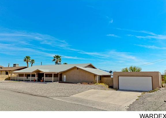 2nd image of 185 Acacia Ln