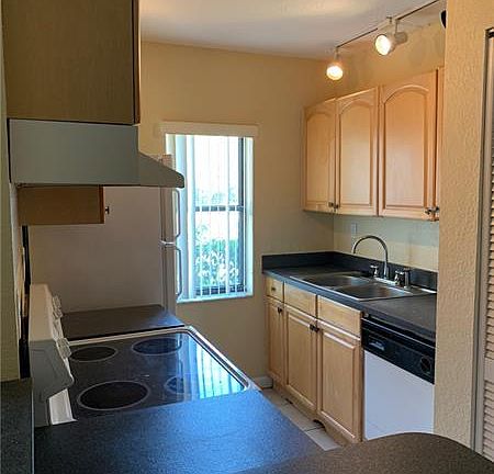 3rd image of 11622 NW 26th Ct #2