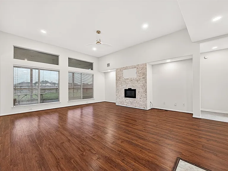 22303 Naple Hollow Ln — Photo 7