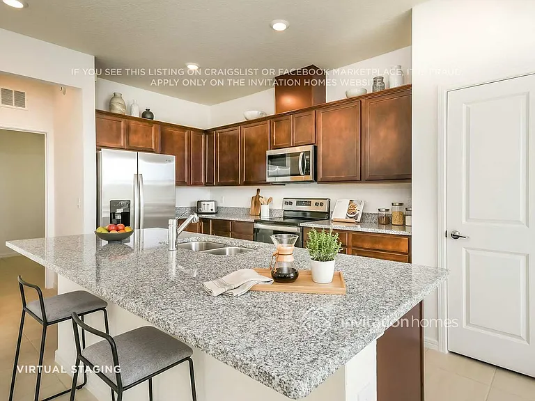 2121 Calm Night St — Photo 8