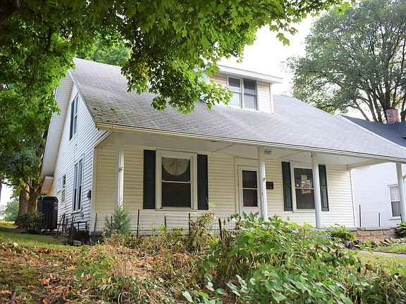 3rd image of 194 W Marion St