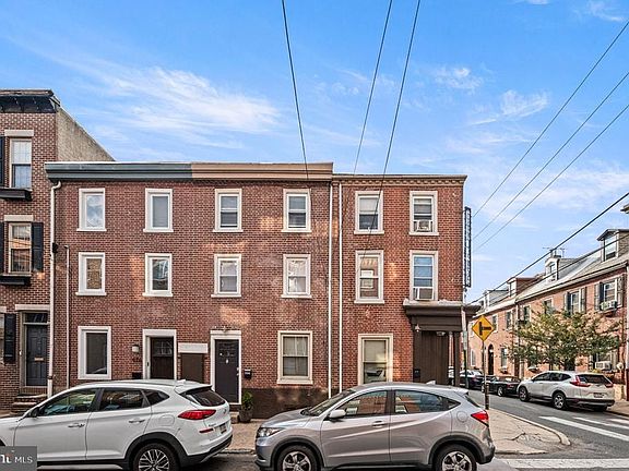 2nd image of 980 N Lawrence St #D