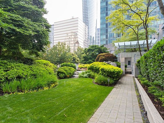 4th image of 1200 Georgia St W #1808
