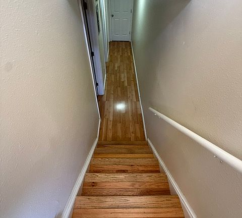 5th image of 1438 Hover St Unit 3