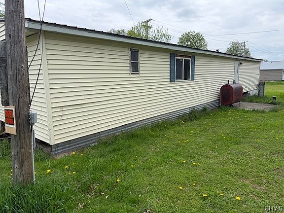 3rd image of 7265 Old County Rd W