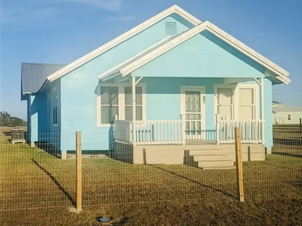 101 Silk Stocking St, Port Lavaca, TX 77979