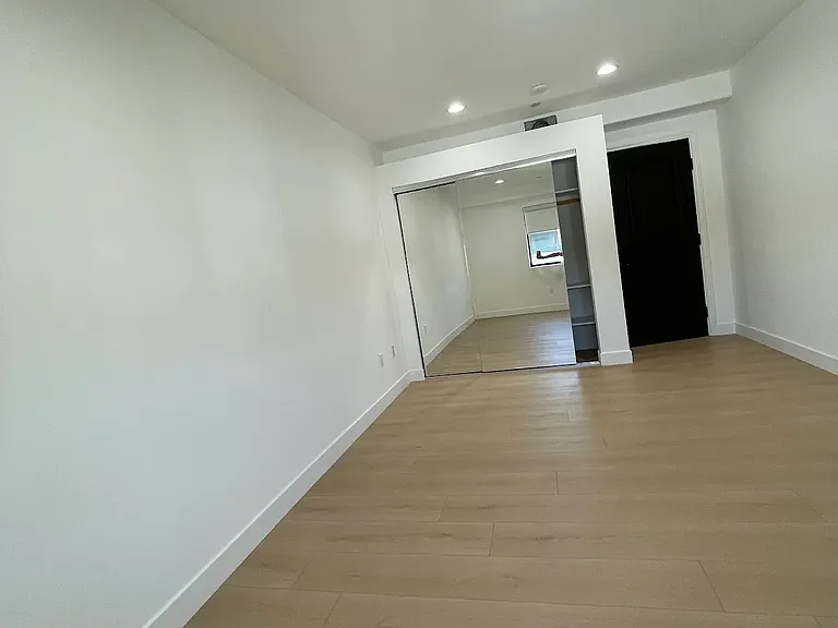 1146 N Hacienda Pl #8 — Photo 4
