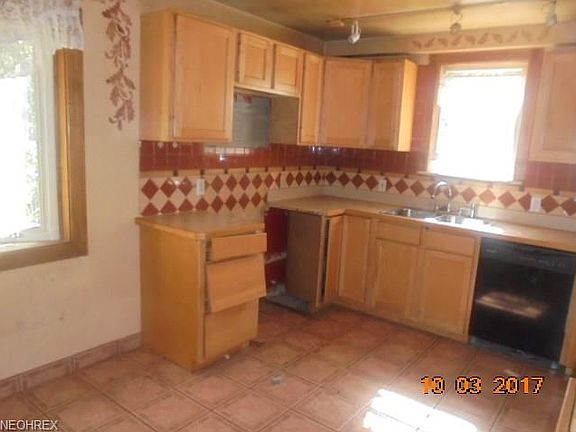 4th image of 4785 E 71st St