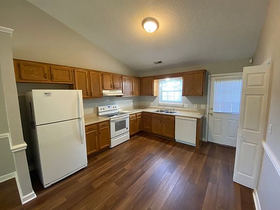 3rd image of 4326 Belcher St #B