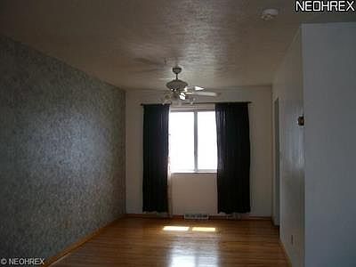 4th image of 25730 Cambridge Dr