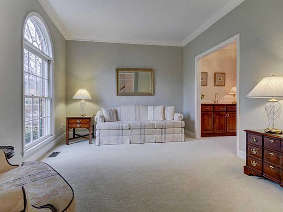 5th image of 822 Ivy Point Ln