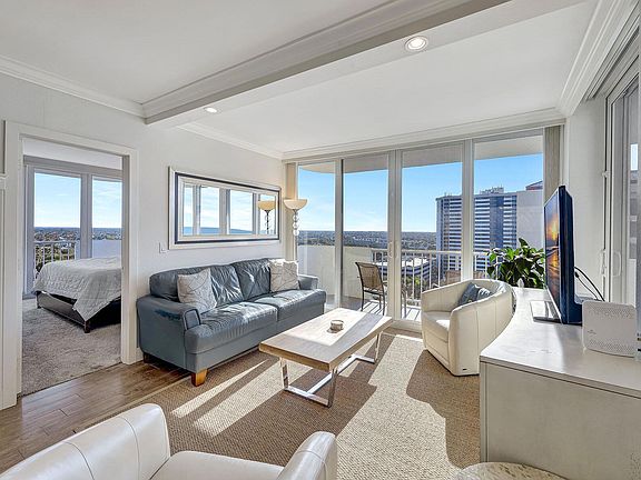 3rd image of 140 Seaview Ct APT 1406N