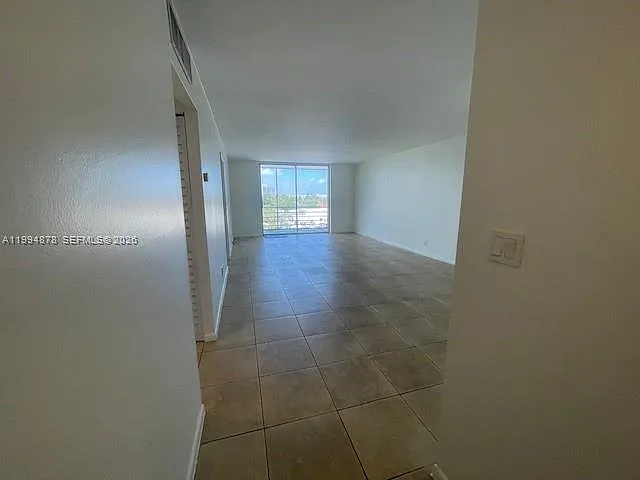 Dixiana Condo — Photo 1