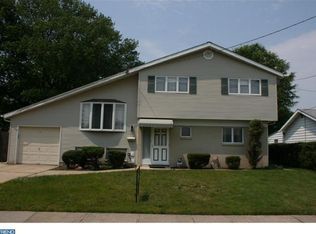 17 Rolling Ln, Hamilton, NJ 08690