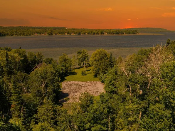 N Sunset Shores Dr, Lake Leelanau, MI 49653