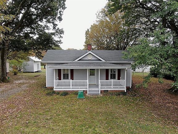 3rd image of 139 Oliver Ln