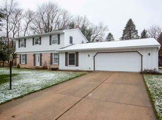 51861 Old Mill Rd, South Bend, IN 46637