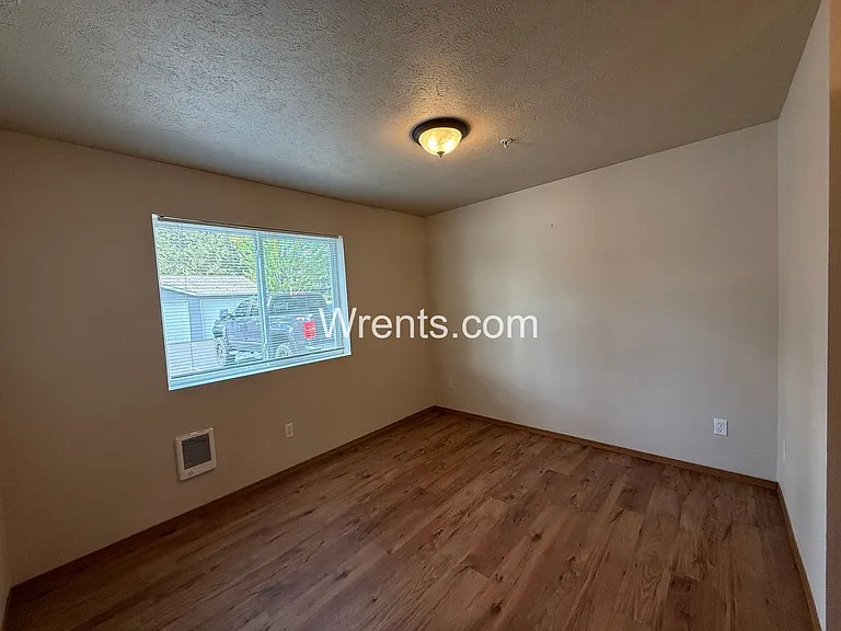 403 S Eastern Rd — Photo 12