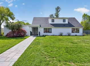 2 Sherwood Lane, Roslyn Heights, NY 11577