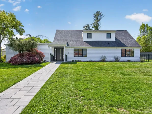 2 Sherwood Lane, Roslyn Heights, NY 11577