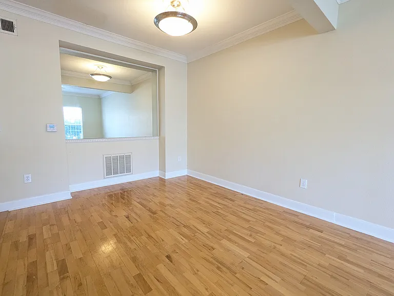 11624 Tomahawk Creek Pkwy #F — Photo 2