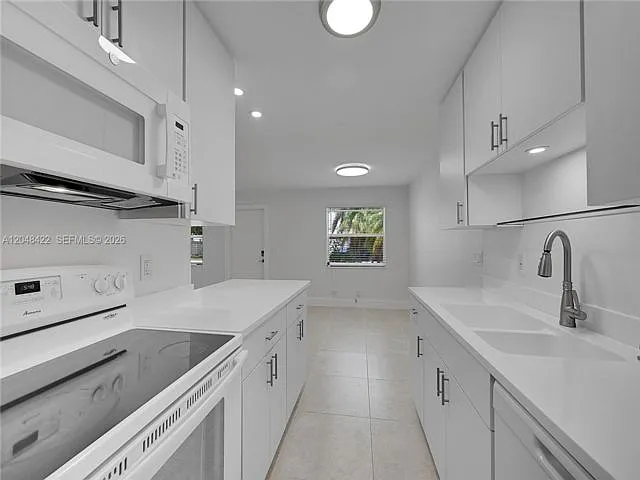 808 SW 12th Ct — Photo 15
