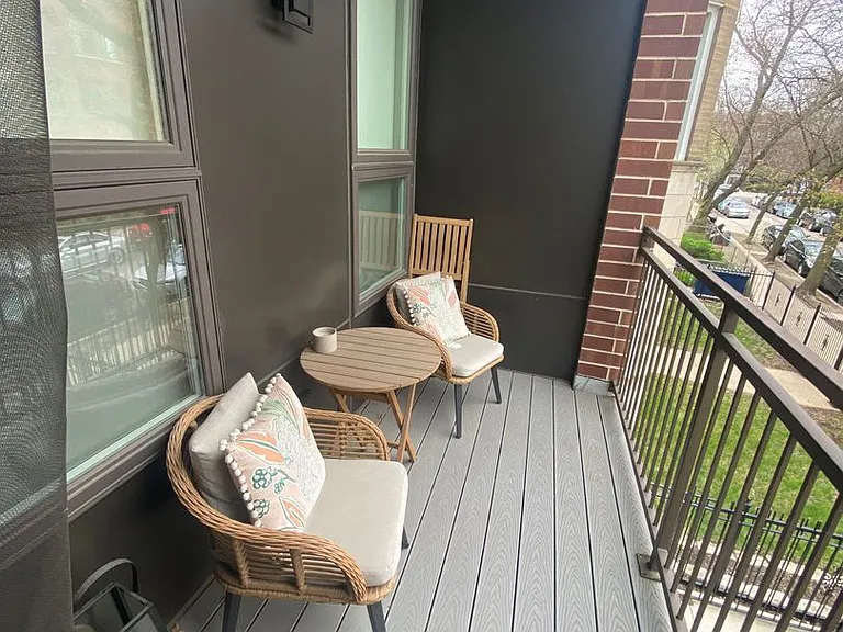 933 W Belle Plaine Ave #205 — Photo 6