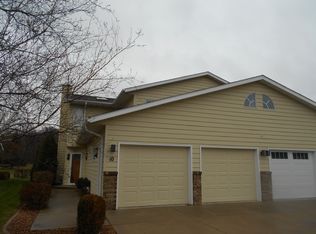 10 Augusta Pl, Owatonna, MN 55060
