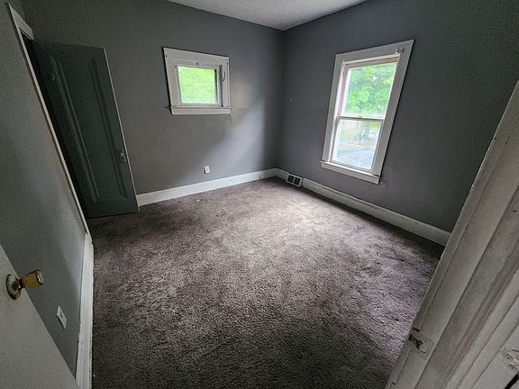 4th image of 11106 Greenwich Ave #1