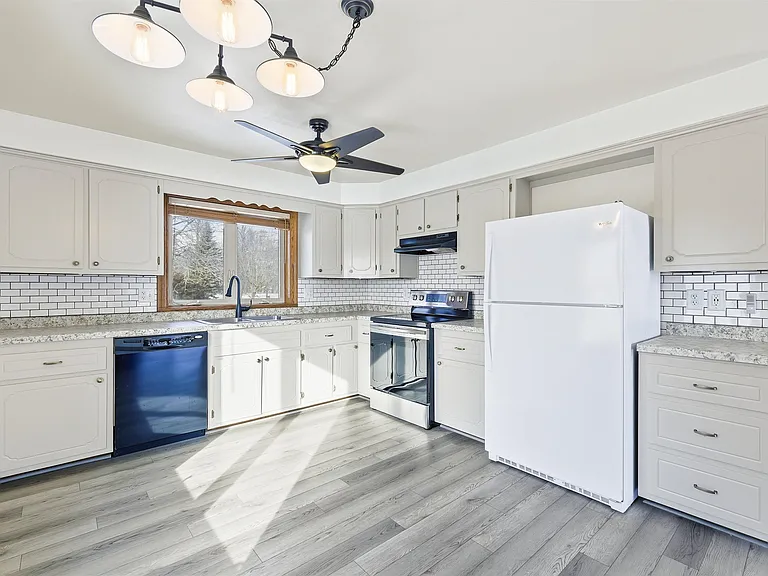 809 W Ridgeview Dr — Photo 6