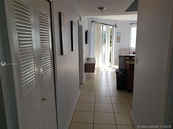 4th image of 1200 NE 105th St APT 31