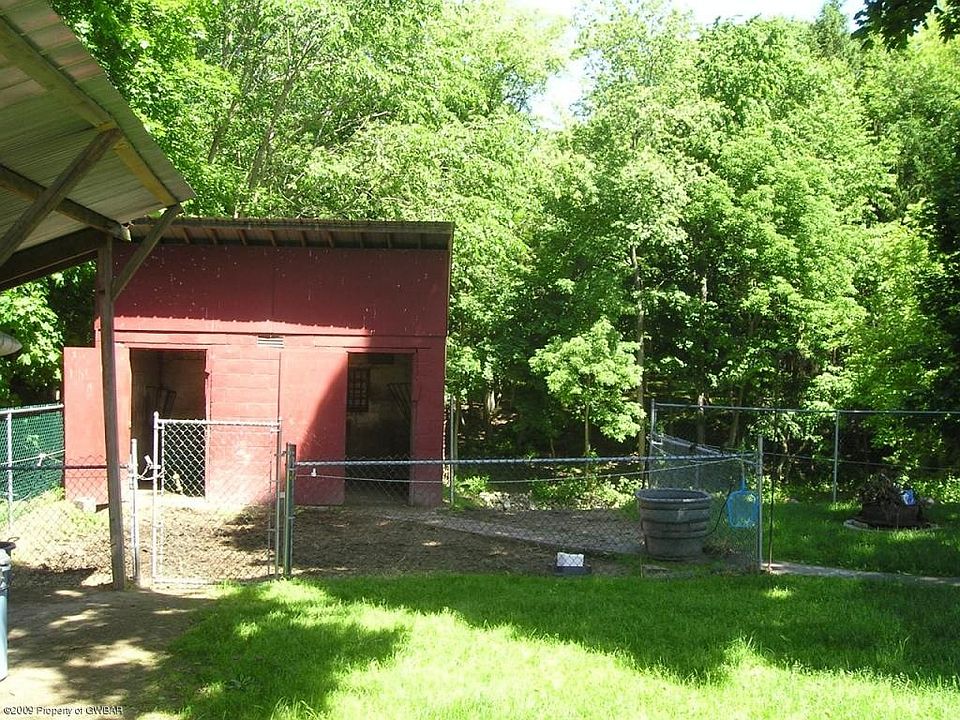 2nd image of 296 Pond Hill Mountain Rd