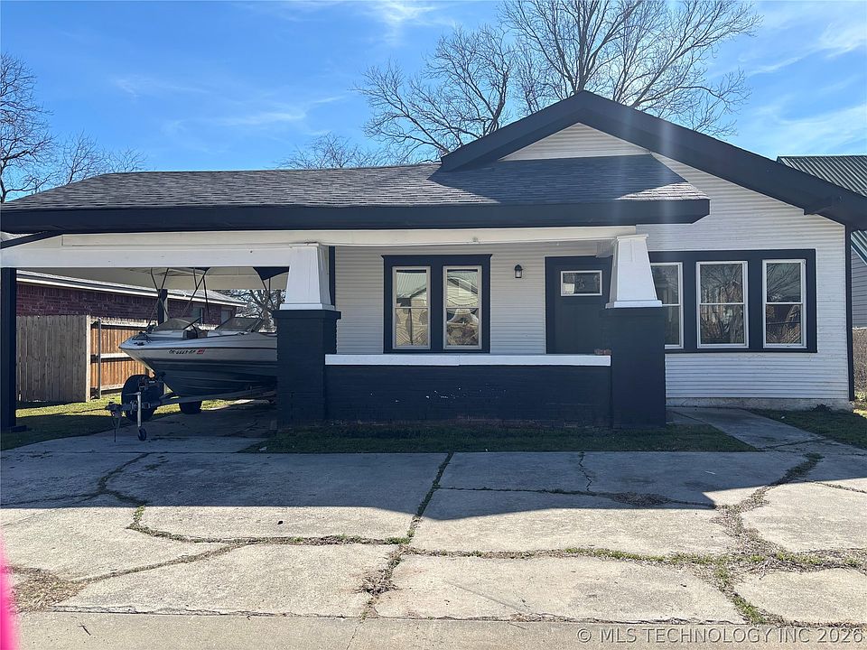 1st image of 652 12th Ave NW