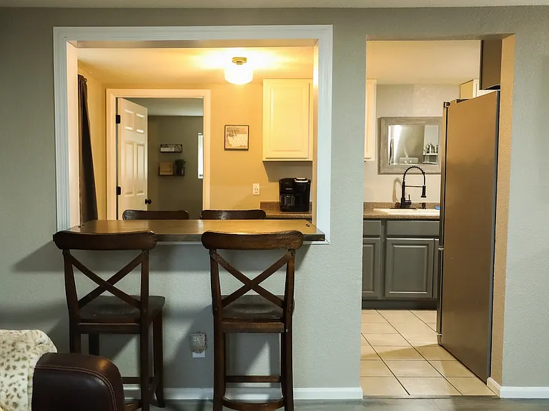 1507 College St SE — Photo 2