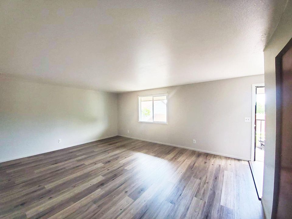 1st image of 117 W Sussex Ave #3
