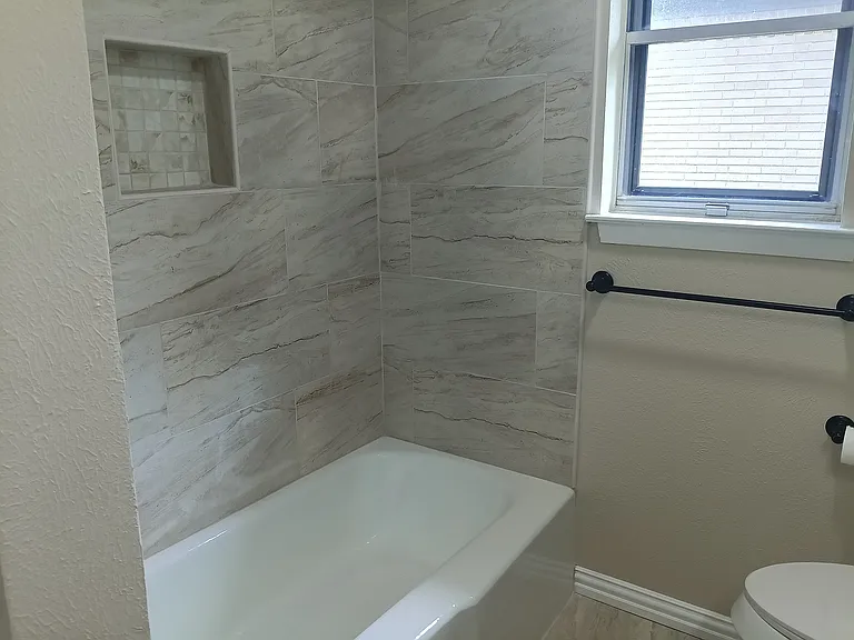 Hall Bath Tub-Shower Combo
