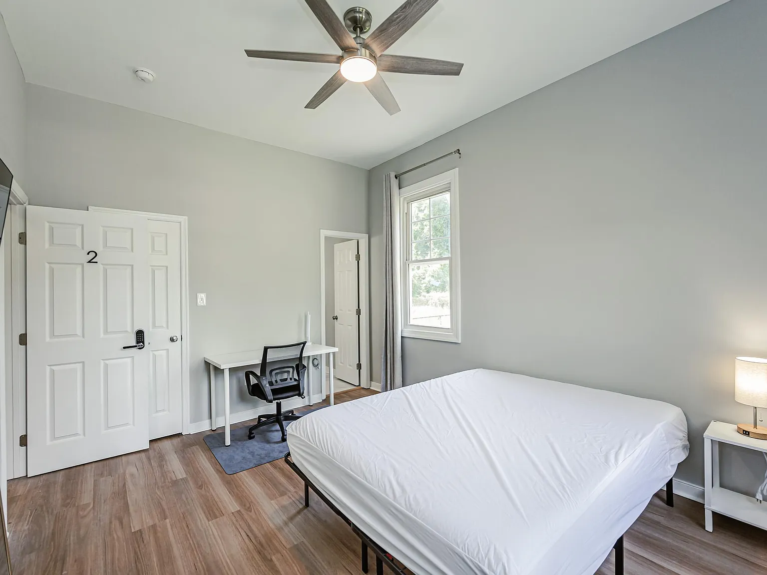 4 bed, 3.0 bath, 1422 sqft, $1,390 — Photo 3