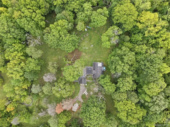 6221 W Maple Rd, West Bloomfield, MI 48322
