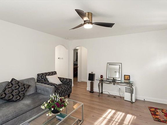 5th image of 2322 Parkway Dr